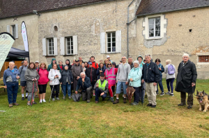 « Belle affluence malgré des conditions météo pluvieuses décalées par rapport à la période pour le Comité Loisirs et Education Populaire (CLEP) de Sougères lors de la randonnée pédestre au profit des actions caritatives de « Cap Saint-Martin », accueillie dans le quatrième village préféré des Français, Druyes-les-Belles-Fontaines… ».