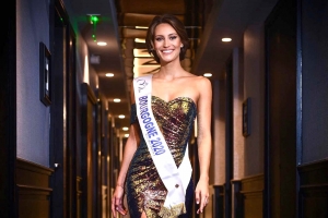 « Aussi intelligente que ravissante, Lou-Anne LORPHELIN, alias Miss Bourgogne 2020, aura besoin de toutes les voix des Bourguignons pour tenter de glaner le tire suprême de la beauté et de l’élégance au féminin, celui de Miss France 2021… ».