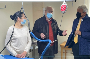 « Le président du Département Patrick GENDRAUD s’est réjoui de l’action apportée par AMIDON 89 sur le bassin de Chablis. Une ville qui a mis à disposition gracieusement le nouveau local. A la grande satisfaction de Guy PARIS qui préside à la destinée de ce facilitateur à l’insertion dans la vie active… ».