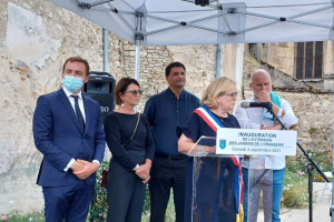 « L’extension des Jardins de l’Orangerie, aménagés en jardin de curé, aura nécessité cinq années d’efforts et d’abnégation de la part de la ville de Sens. Le résultat est toutefois à la hauteur des espérances comme devait le faire remarquer Marie-Louise FORT lors de l’inauguration… ».