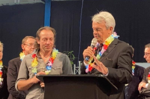 « Le président du Département Patrick GENDRAUD n’a pas oublié de saluer les aidants lors de la cérémonie inaugurale du 4ème Salon des Seniors consacré à la thématique des vacances. Un évènement qui a été parrainé par Philippe CANDELORO… ».